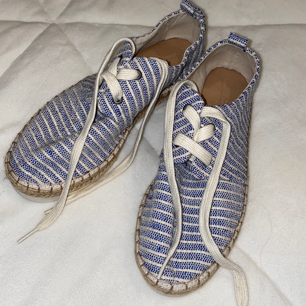 Universal Thread Women’s Shoe